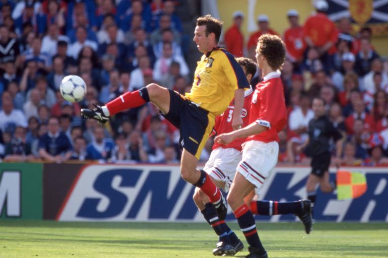 CRAIG BURLEY, Scozia, World Cup, France 1998, Scotland vs Norway 1-1, 16-06-1998, Contrasto, Action CAMPIONATI MONDIALI FRANCIA 1998 SCOZIA-NORVEGIA 1-1