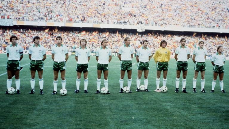 1982 World Cup Finals, Valencia, Spain, 25th June, 1982, Spain 0 v Northern Ireland 1, Northern Ireland team line-up  (Photo by Bob Thomas Sports Photography via Getty Images)